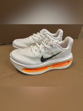New Nike Vomero Premium Sail Coconut IQ4035-100 Men’s Size 6 / Wmn Sz 7.5